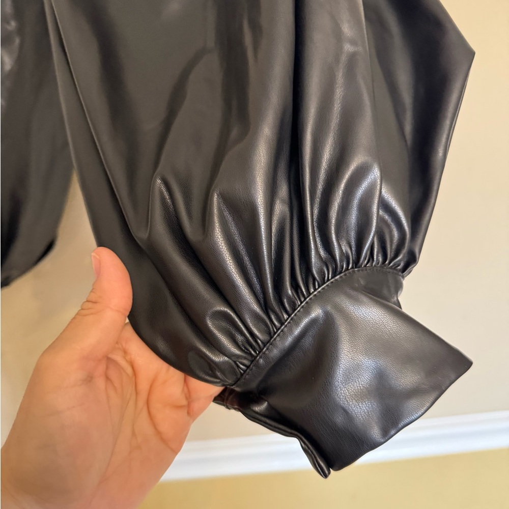 AKIRA Masterpiece Black Faux Leather Puff Sleeve Top Size L/XL Unique Artsy - Picture 13 of 16